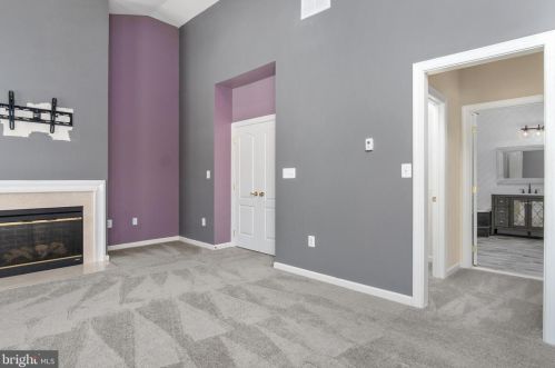 22476 Dinah Pl, Leesburg VA 20175-4808 exterior