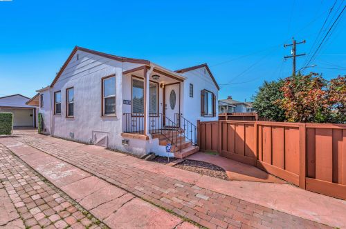1244 106th Ave, Oakland CA  94603-3814 exterior