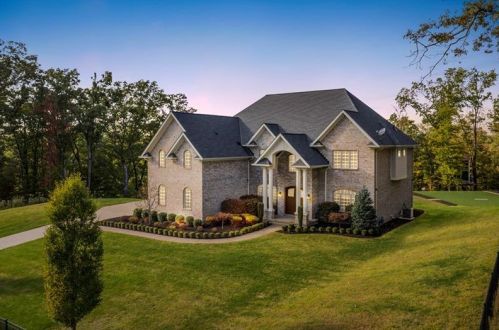 103 Silver Pines Dr, Gibsonia, PA 15044-8082