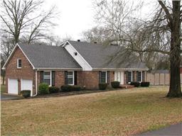 207 Neptune Dr, Hendersonville, TN 37075-3405