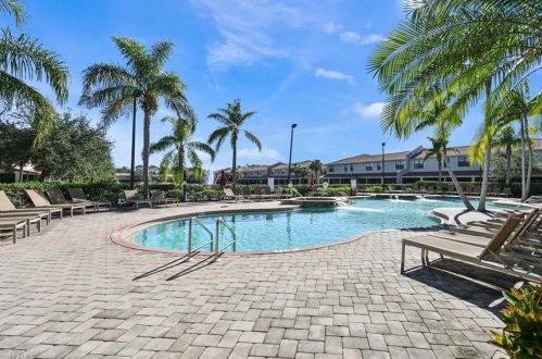 7887 Bristol Cir, Naples FL  34120 exterior