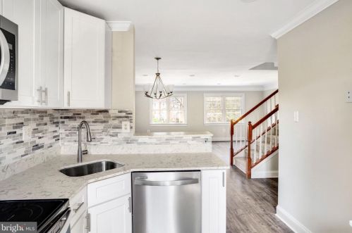 964 Branch Dr, Herndon, VA 20170-3455