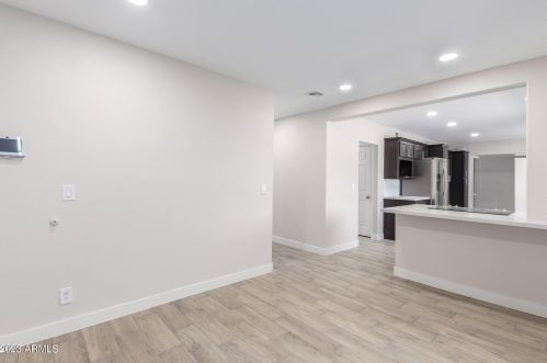 4112 18th Ave, Phoenix AZ  85015-5246 exterior