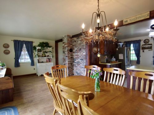 209 Dartmouth College Hwy, Haverhill NH  03765-5105 exterior