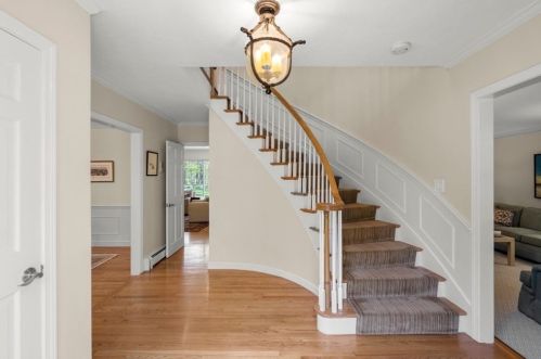 62 Crestview Rd, Milton, MA 02186-3638