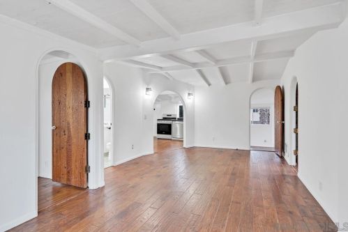 232 Rios Ave, Solana Beach CA  92075-1240 exterior