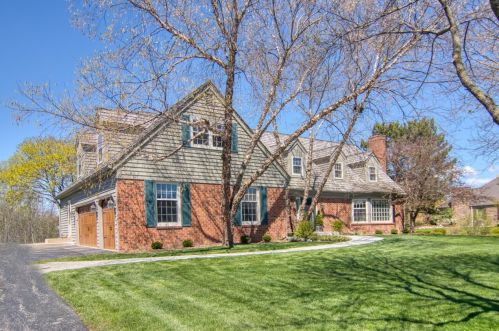 10211 Trillium Rd, Thiensville, WI 53092-6174