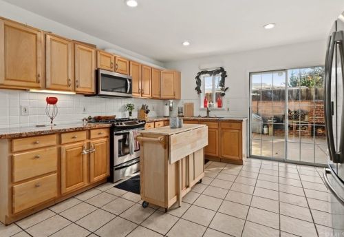 7356 Leescott Ave, Van Nuys CA  91406-2629 exterior
