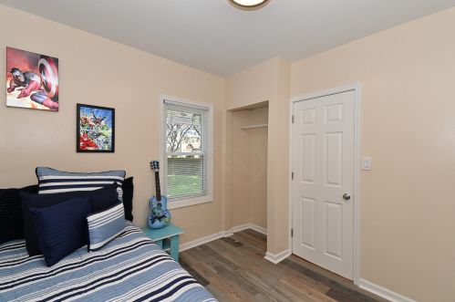 4902 Hoyt Pl, Milwaukee WI  53216-2331 exterior