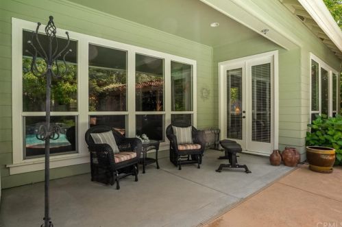 416 Southbury Ln, Chico CA  95973-8230 exterior