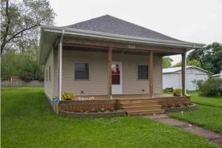 409 Baldwin St, Iowa Center, IA 50161-1003