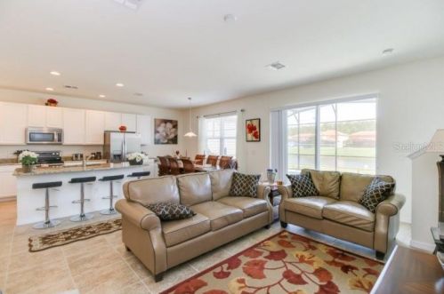 841 Las Fuentes Dr, Kissimmee, FL