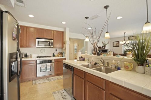 18206 Garmetta Way, Lathrop CA  95330-8530 exterior