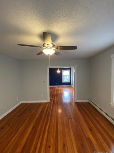 58 Grove St, Windsor Locks CT  06096-1828 exterior