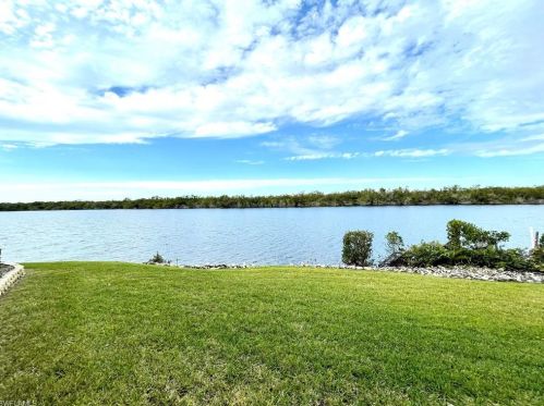 1175 Mainsail Dr, Naples FL  34114-8870 exterior