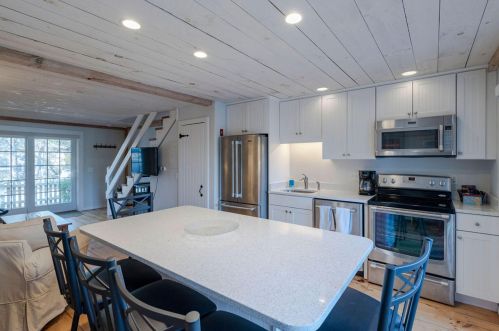 23 Flying Cloud Cir, Mashpee MA 02649-4708 exterior