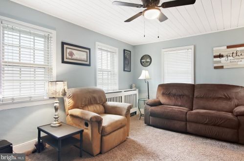 30 Main St, Camp Hill PA  17011-6326 exterior