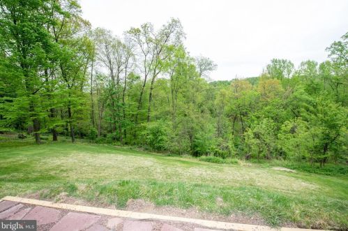 173 Marmic Dr, Southampton PA 18966-1724 exterior