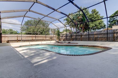 2854 Trailwood Dr, Palm Harbor FL  34684-3250 exterior