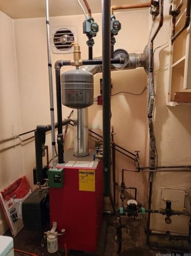 45 Norman St, Waterford CT  06385-2330 exterior