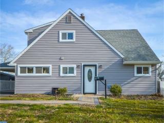 56 Hollyhock Ln, Levittown, PA 19055-1320