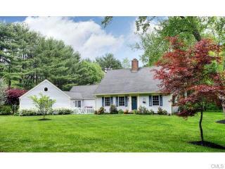 4 Godfrey Ln, Westport, CT 06880-4007