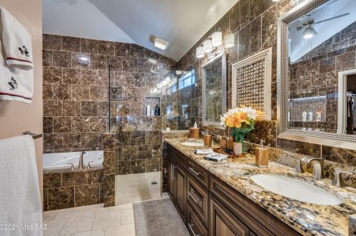 10729 Eagle Eye Pl, Tucson AZ 85737-9074 exterior