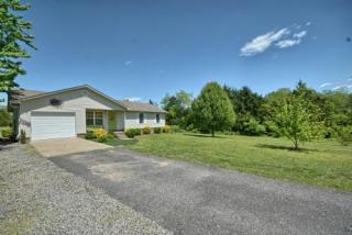 61 Brandy Ln, Russellville, AR 72802-7859