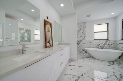 8941 178th St, Hialeah FL  33018-6554 exterior