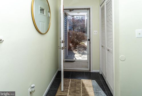 65 Shrewsbury Pl, Princeton NJ  08540-6314 exterior