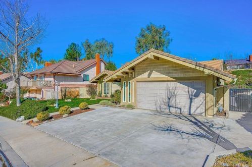 819 Calle Arroyo, San Dimas, CA 91773-3905