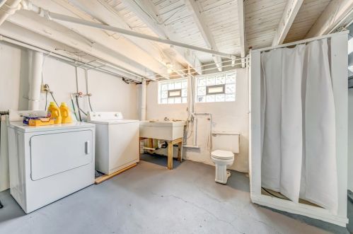 1027 Bernadine Ave, Ambridge PA  15003-1622 exterior