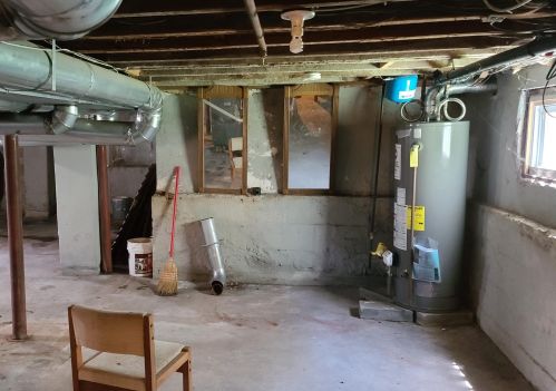 138 Rdg Ave, Tinton Falls NJ 07712-6745 exterior