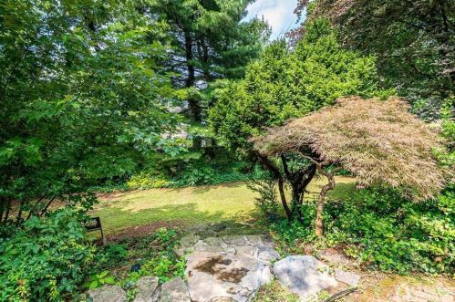 82 Spg St, Metuchen NJ 08840-2318 exterior