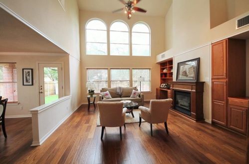 8508 Forest Heights Ln, Austin TX  78749-3505 exterior