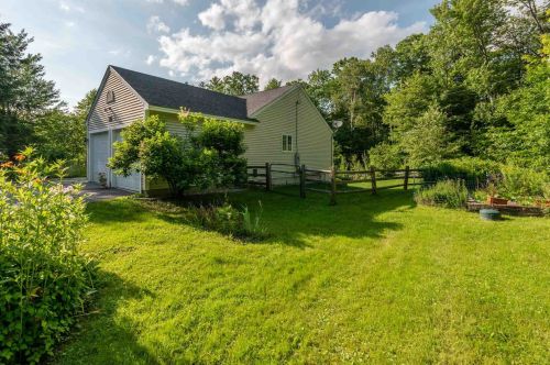 35 Messer Rd, Sunapee, NH 03782-3707