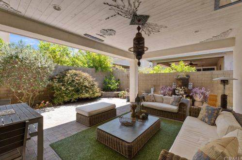 216 Compass, Irvine CA  92618-1154 exterior