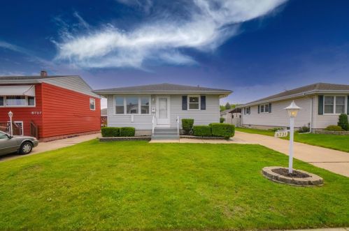 6731 Ohio Ave, Hammond, IN 46323-1915