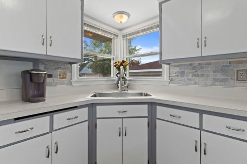 6240 Kinnickinnic Riv Pkwy, Milwaukee WI 53219-3010 exterior