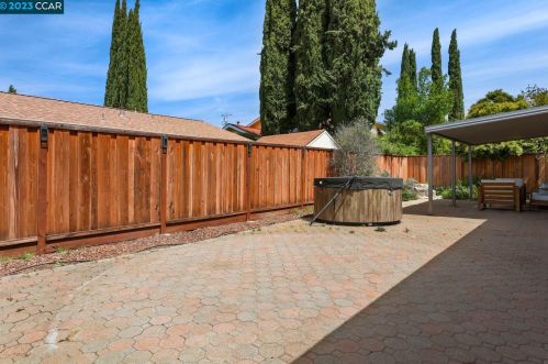 6747 Tory Way, Pleasanton CA  94568-2144 exterior