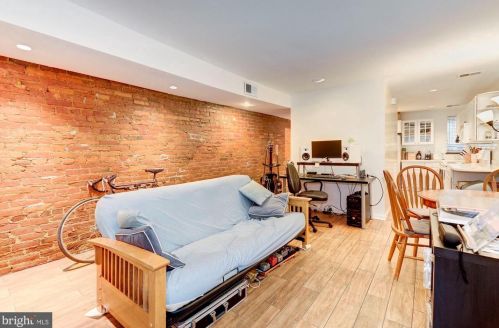 421 1st St, Washington DC 20003-1827 exterior