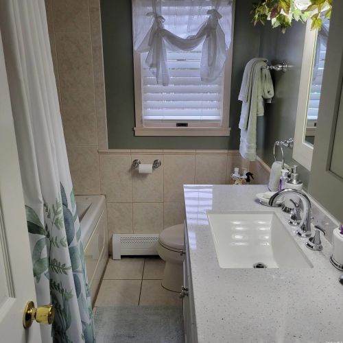 172 Hamilton Ave, North Lindenhurst NY  11757-4121 exterior