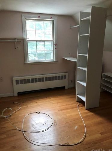 19 Wood Rd, Bloomfield CT  06002-1120 exterior