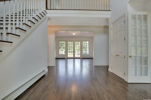 86 Beach Ln, West Hampton Beach, NY 11978-2710