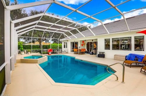 2142 Imperial Cir, Naples FL  34110-1037 exterior