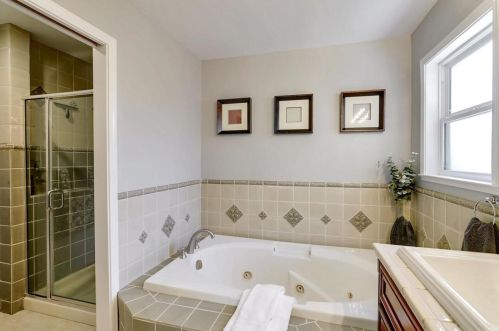 1532 Carmel Dr, San Jose CA  95125-1831 exterior
