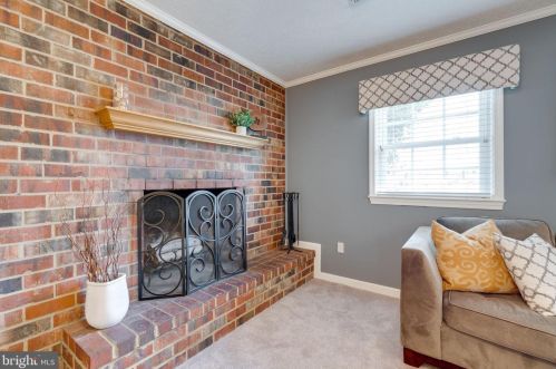 6614 Huntsman Blvd, Springfield VA 22152-2621 exterior