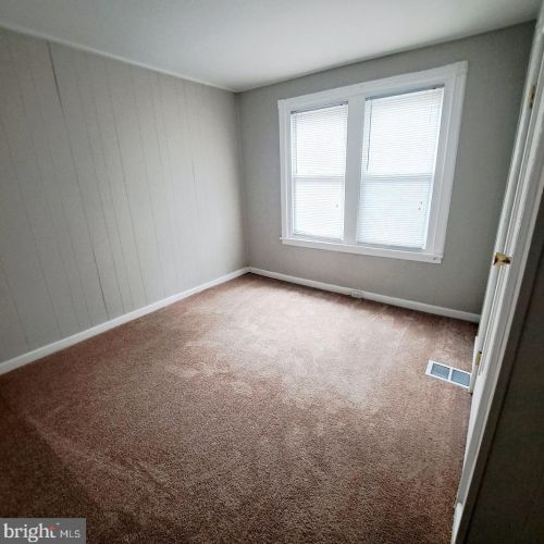 221 Connell St, Wilmington DE  19805-3961 exterior