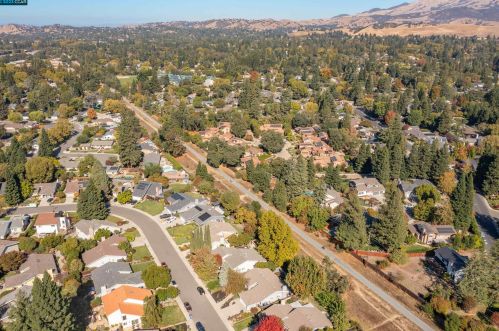 1041 Lehigh Valley Cir, Danville CA  94526-4925 exterior