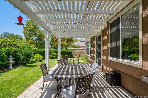 490 Tree Hollow Ct, Simi Valley CA  93065-7311 exterior